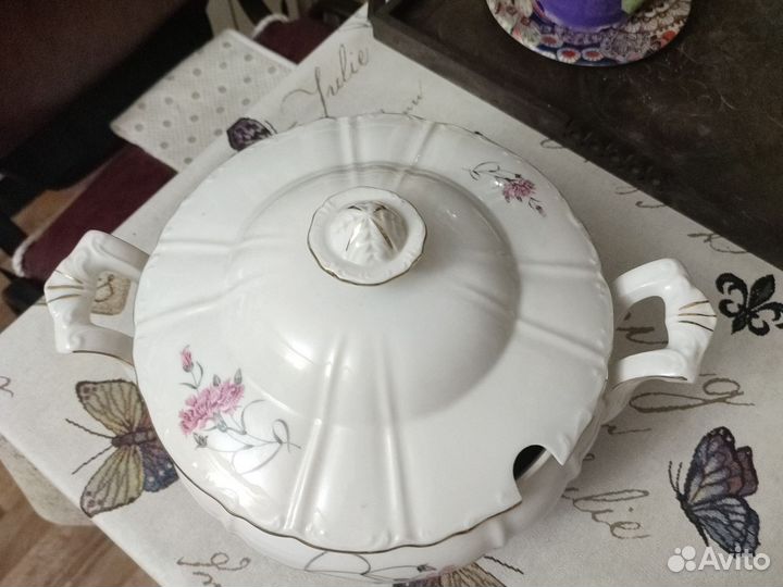 Супница фарфоровая