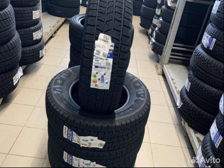 Sailun Ice Blazer Arctic SUV 235/70 R16 106S