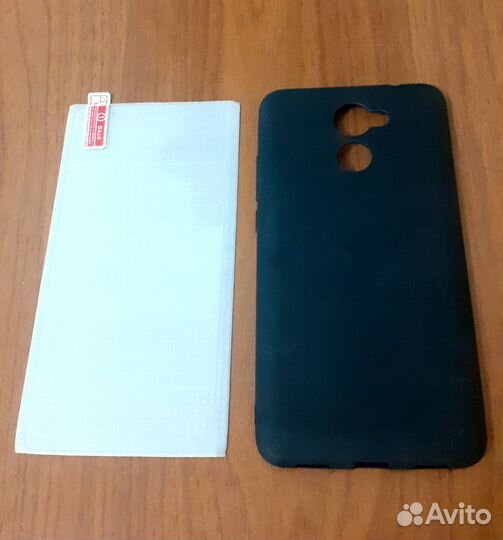 Чехол на телефон