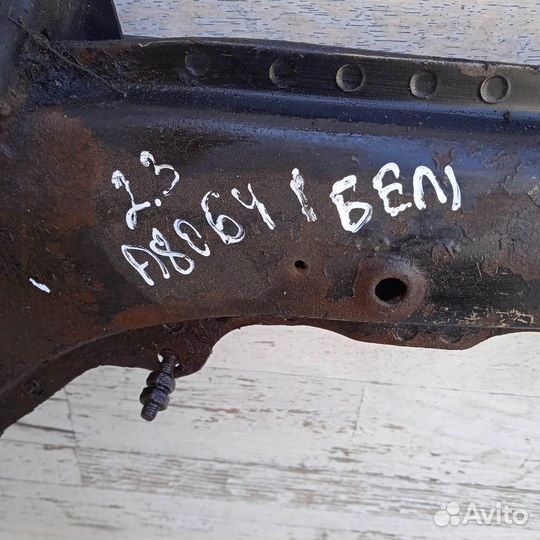 Балка передняя подрамник Audi 80 B4