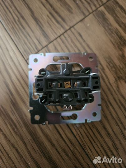 Розетка с заземлением и шторками Werkel