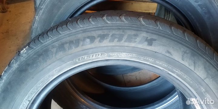 Dunlop Grandtrek AT1 225/60 R18