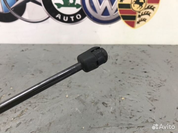 Амортизатор капота передний Audi A6 С7 chva 2011