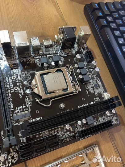 B150 1151 4gb + Celeron G3900 Материнская плата