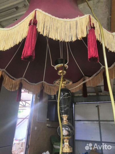 Торшер напольный с абажуром