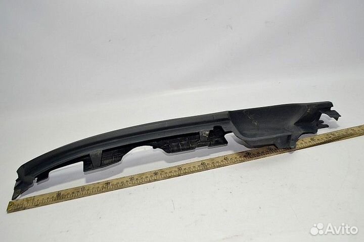 Пластиковая накладка под лобовым стеклом правая ча