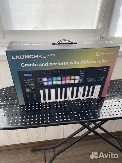 Novation Launchkey 25 MK3