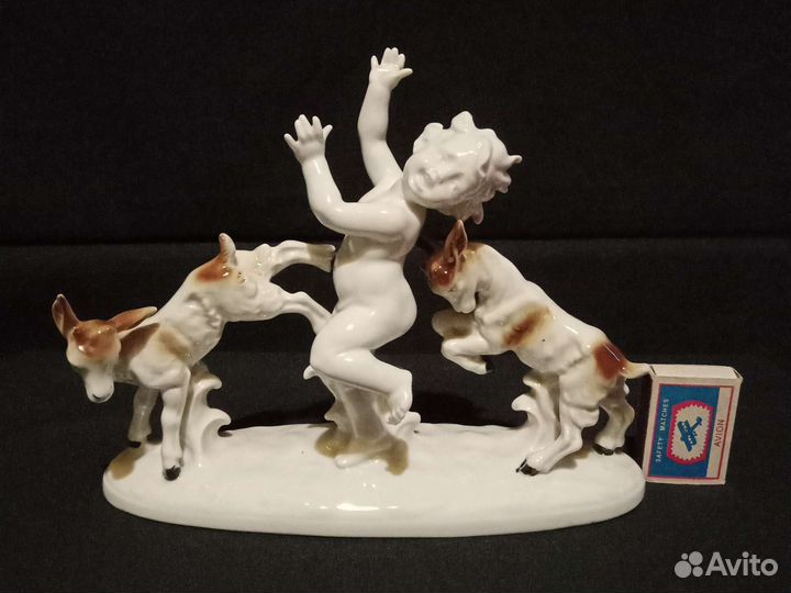 Статуэтка фарфоровая Германия