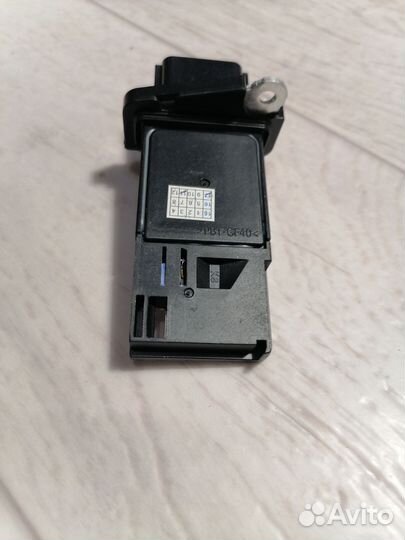 Датчик расхода воздуха Nissan