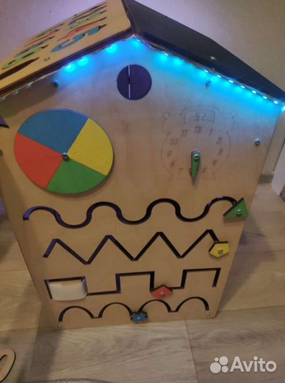 Бизиборд, бизидом