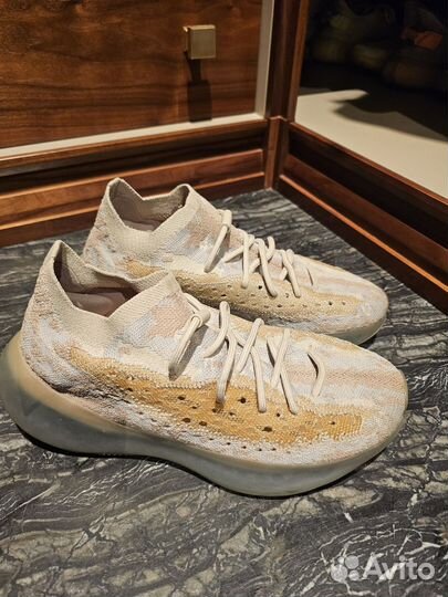 Кроссовки adidas yeezy