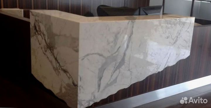 Барная стойка для приемной кварцевого агломерата