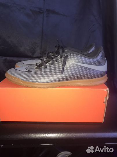 Кроссовки Футзалки nike bravatax 40-41