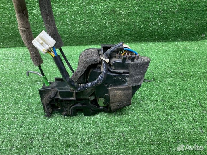 Замок двери задний левый Mazda Сх7