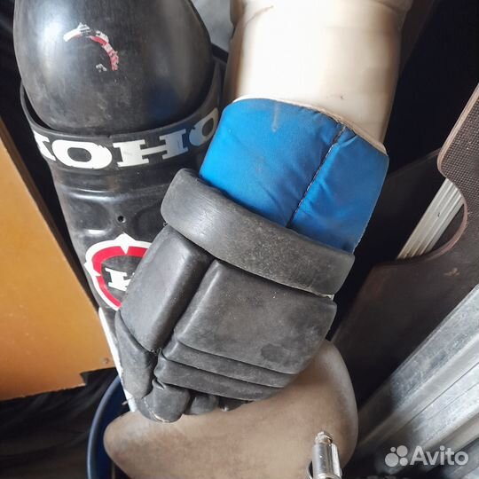 Щитки и краги хоккейные