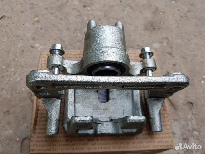 Суппорта задние для Mitsubishi Pajero 4