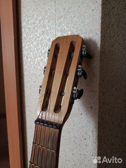 Акустическая гитара