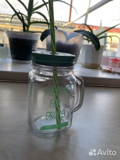 Чашка с трубочкой