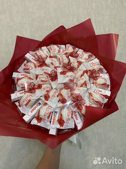 Букет из Раффаэлло и Киндер шоколада