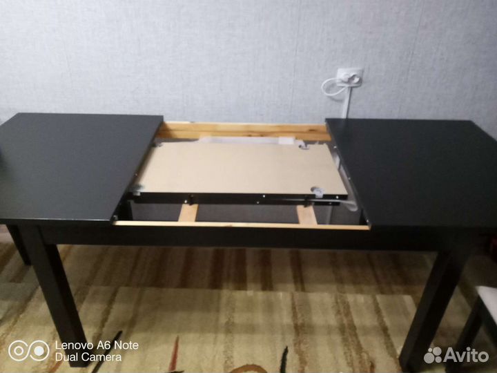 Стол и стулья