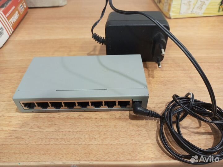 Коммутатор 10/100 8 портов