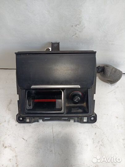 Пепельница Audi Q5 8R 2010