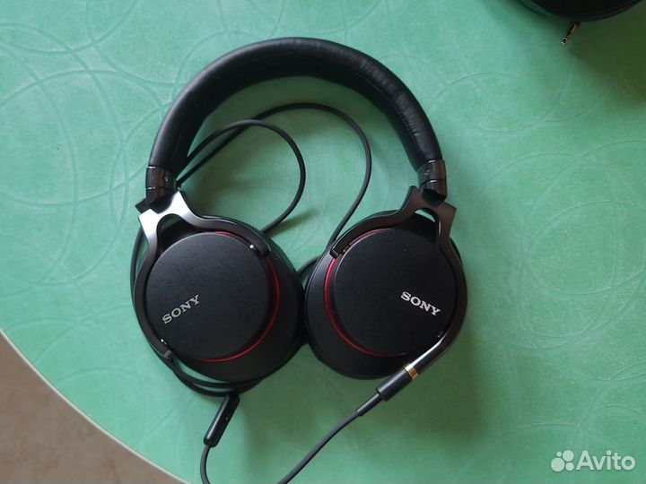 Наушники Sony MDR-1A