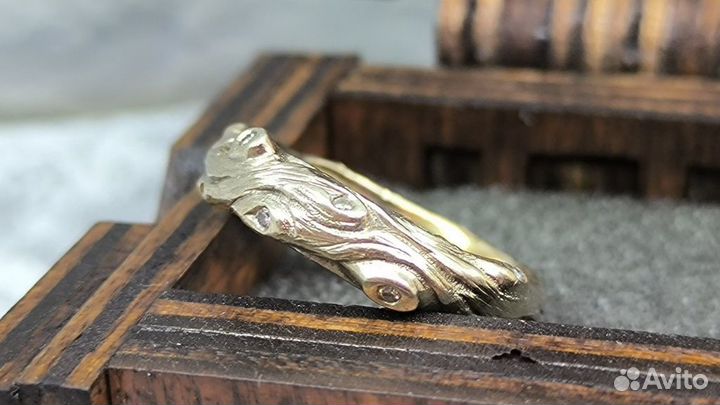 Кольцо из белого золота с бриллиантами 585 пробы м