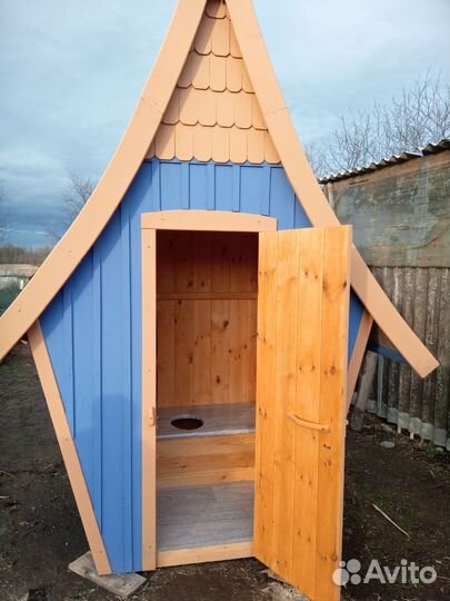 Дачный туалет деревянный
