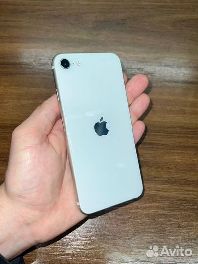 iPhone SE (2022), 64 ГБ