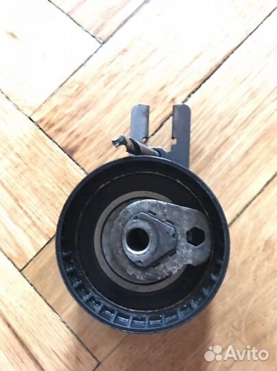 Ролик натяжной Peugeot 1.6 HDI