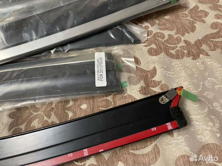 Дефлекторы с хром молдингом на форд фокус 3