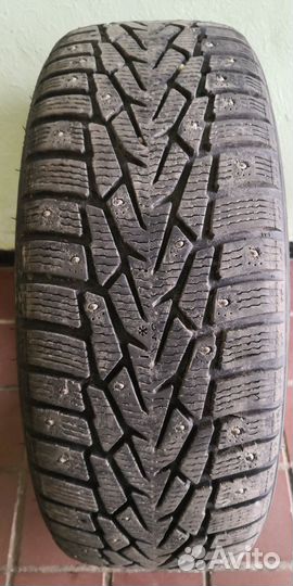 Nokian Tyres Hakkapeliitta 7 215/65 R16 102T