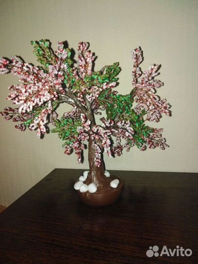 Сакура из бисера отличный подарок