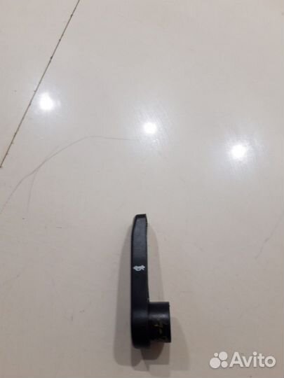 Рычаг открывания капота (Hyundai Sonata viii DN8)