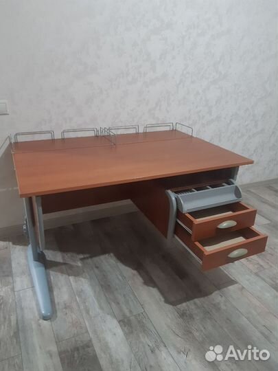 Письменный стол-парта