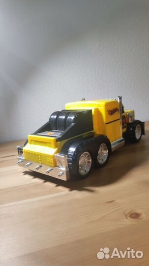 Hot wheels грузовик