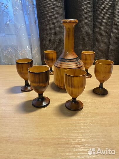 Графин и стопки (дерево)