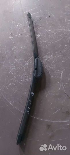 Дворник Nissan Skyline v35