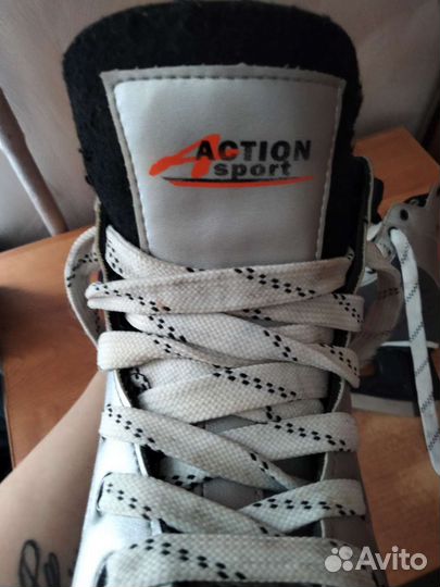 Коньки хоккейные