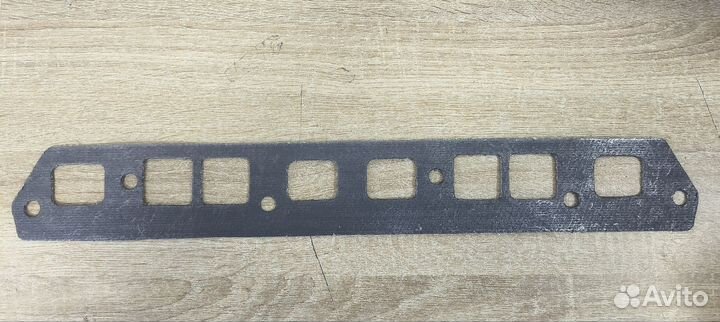 Прокладка под коллектор Mercruiser 3.0,135л/с