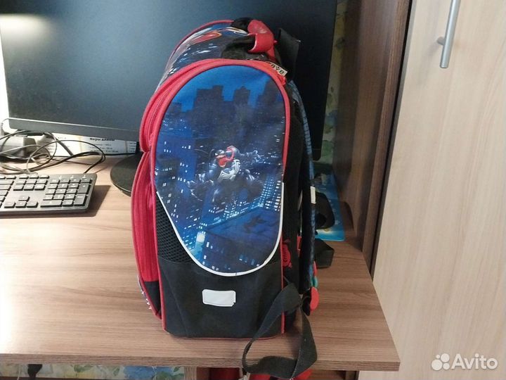 Школьный рюкзак