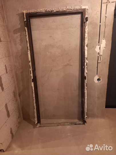 Дверь от застройщика