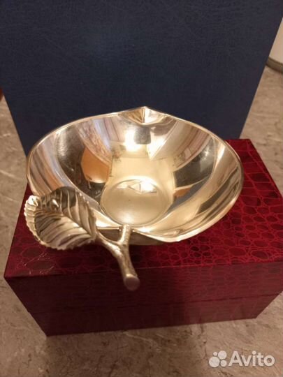 Серебряная вазочка яблоко 925й пробы,131 грамм