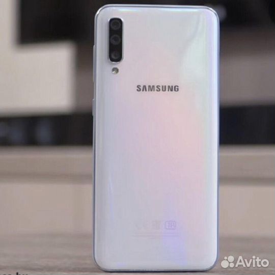 Samsung Galaxy A50, 4/64 ГБ