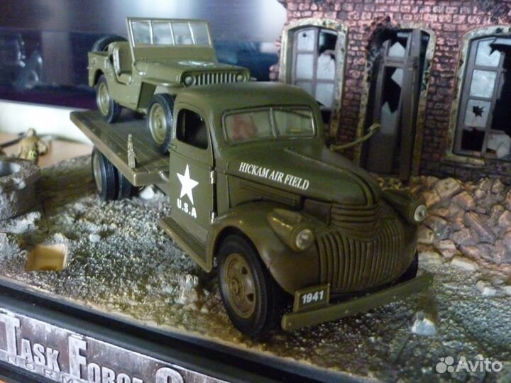 Модель военного автомобиля времен ВОВ Chevrolet