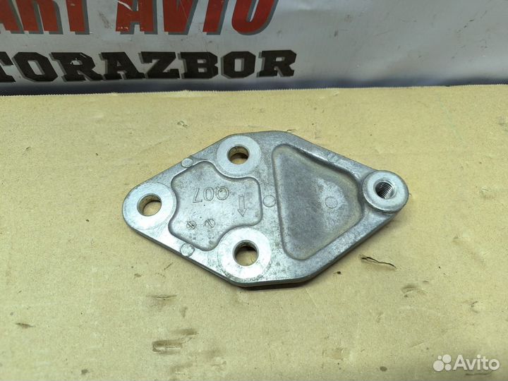 Кронштейн крепления заднего редуктора Toyota Rav 4