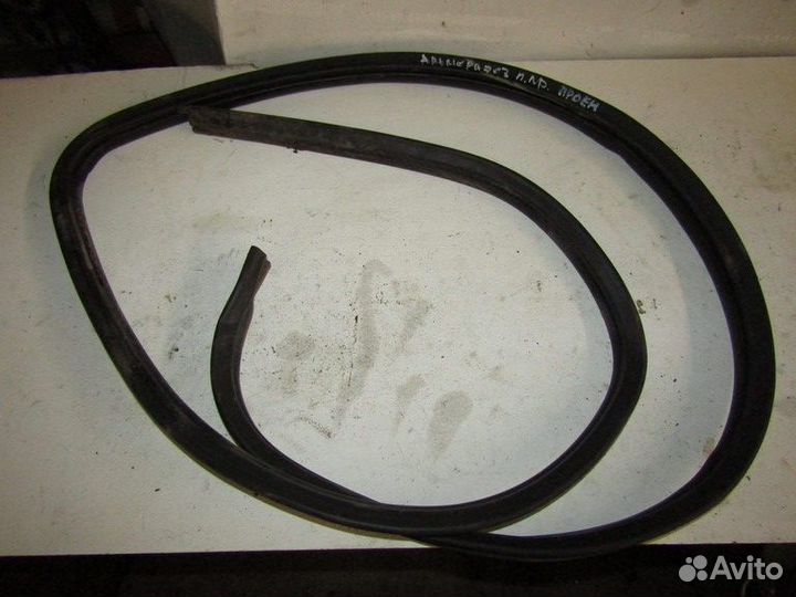 Уплотнитель (внутри) Almera N16 2000-2006