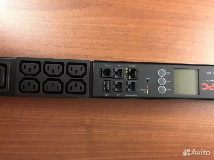 Блок распределения питания APC rack PDU 2G AP8858