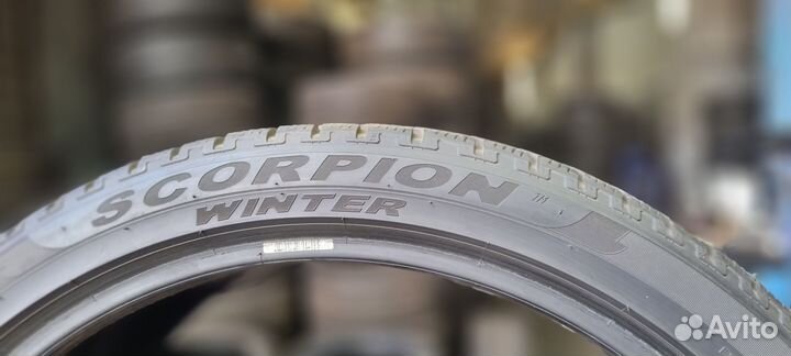 Pirelli Scorpion Winter 275/35 R22